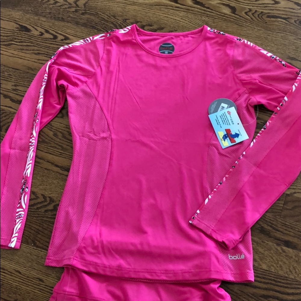 Bollé long sleeved athletic top - sz Med  -NWT
